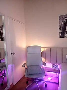 DaniRousse online show from February 17, 3:53 pm