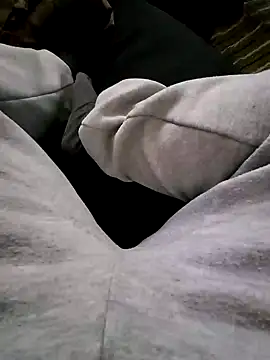 Snapshot of DBento0702 chatting on January 23, 2:50 pm DBento0702 online show from January 23, 2:50 pm