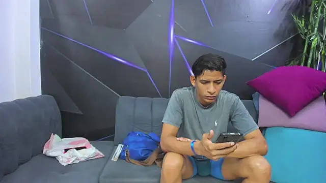 playsgirlhot online show from September 15, 11:16 pm