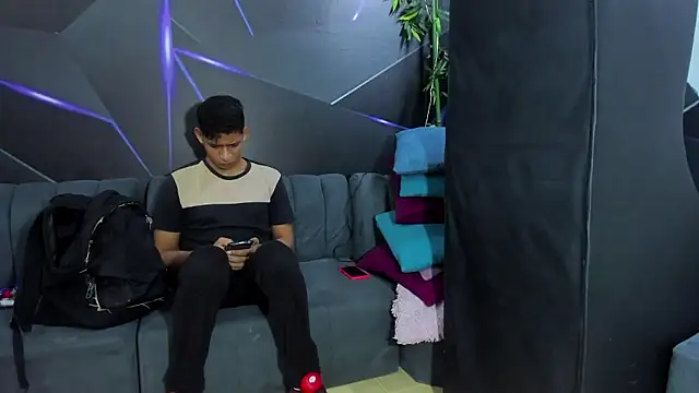 playsgirlhot online show from January 13, 11:15 am