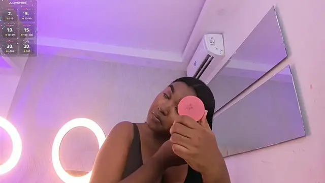 kayna gomez online show from January 13, 7:08 pm