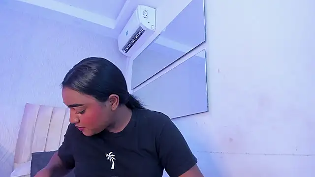 kayna gomez online show from February 20, 7:36 pm