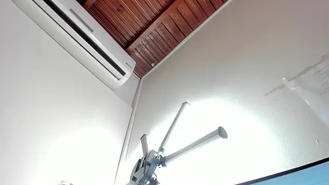 Aleja arango1 online show from October 15, 10:21 pm