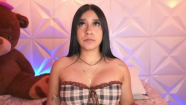 Snapshot of LeagueOfLovers chatting on March 9, 1:46 am LeagueOfLovers online show from March 9, 1:46 am