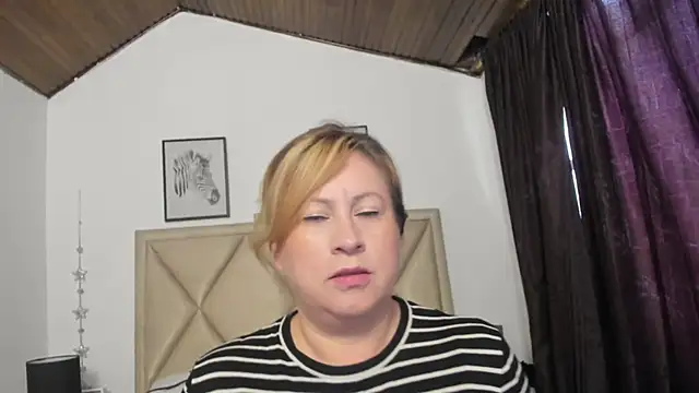 Snapshot of MonyCassius chatting on June 8, 12:38 pm MonyCassius online show from June 8, 12:38 pm