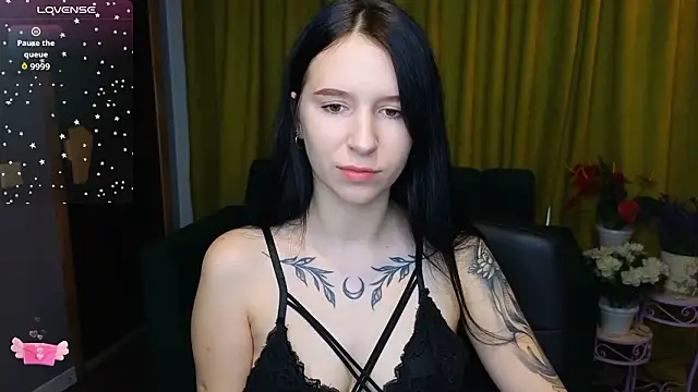 Snapshot of KarolinaBlacks chatting on February 15, 6:32 am KarolinaBlacks online show from February 15, 6:32 am