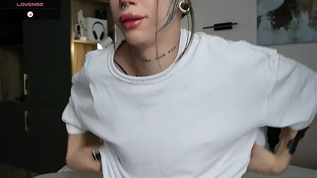 Snapshot of Dasha_M chatting on May 11, 12:44 pm Dasha M online show from May 11, 12:44 pm