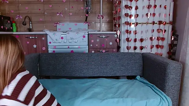 bellaa love  online show from February 3, 12:20 am