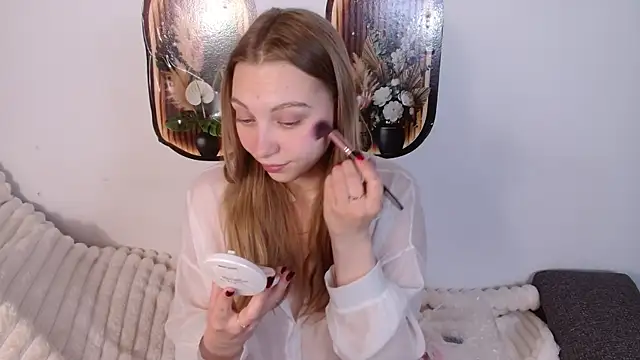 bellaa love  online show from May 12, 12:41 am