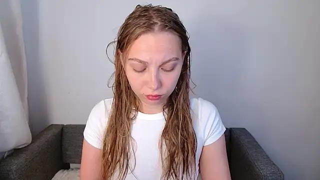 bellaa love  online show from June 30, 11:50 pm