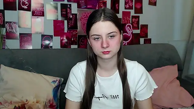 Snapshot of MilanaRoza chatting on October 26, 5:46 am MilanaRoza online show from October 26, 5:46 am