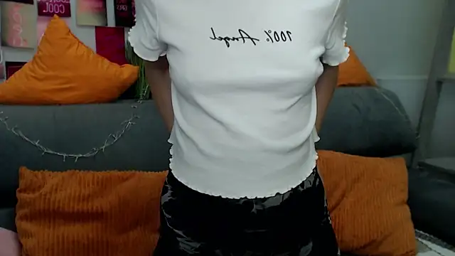 Snapshot of MilanaRoza chatting on October 26, 5:52 pm MilanaRoza online show from October 26, 5:52 pm