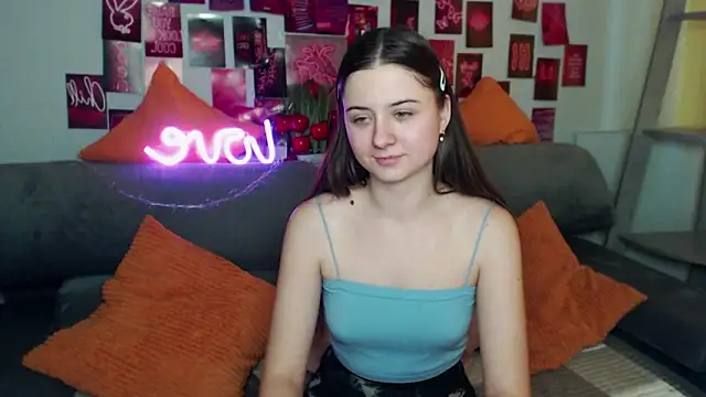 Snapshot of MilanaRoza chatting on November 8, 10:48 am MilanaRoza online show from November 8, 10:48 am