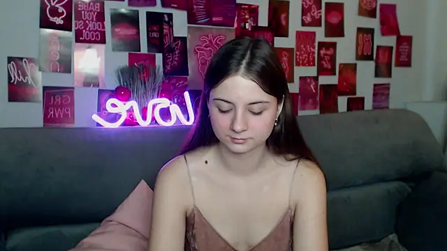 Snapshot of MilanaRoza chatting on November 15, 6:00 am MilanaRoza online show from November 15, 6:00 am