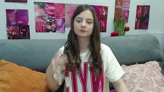 Snapshot of MilanaRoza chatting on May 21, 5:03 am MilanaRoza online show from May 21, 5:03 am