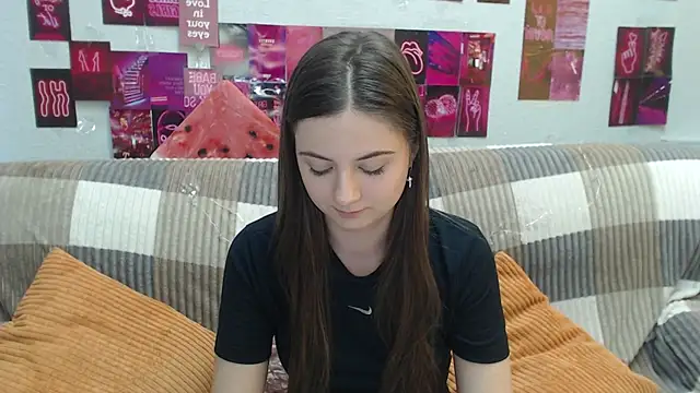 Snapshot of MilanaRoza chatting on June 27, 12:44 pm MilanaRoza online show from June 27, 12:44 pm