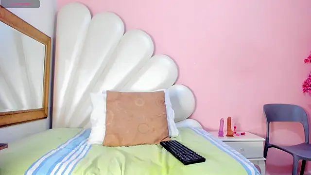 Snapshot of Ally_Parkeer_ chatting on February 26, 4:56 pm Ally Parkeer online show from February 26, 4:56 pm