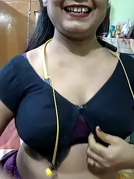 Snapshot of yoursweety09 chatting on July 4, 2:12 pm yoursweety09 online show from July 4, 2:12 pm