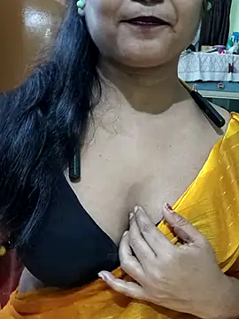 Snapshot of yoursweety09 chatting on July 28, 2:13 pm yoursweety09 online show from July 28, 2:13 pm