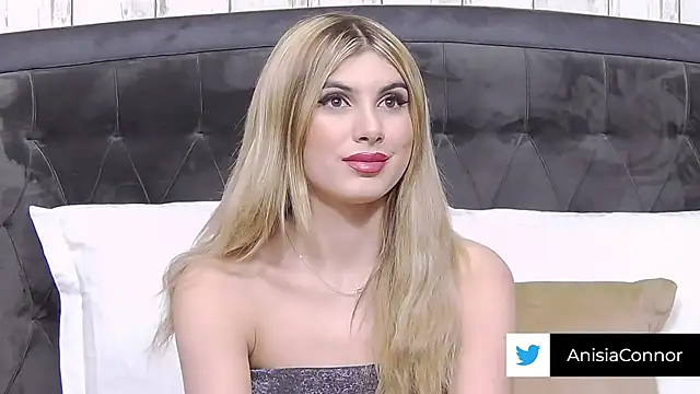 Snapshot of AnisiaConnor chatting on October 3, 6:16 pm AnisiaConnor online show from October 3, 6:16 pm