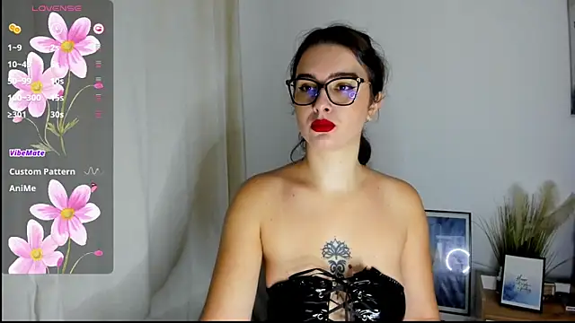 Snapshot of MissJudith chatting on October 3, 8:22 am MissJudith online show from October 3, 8:22 am