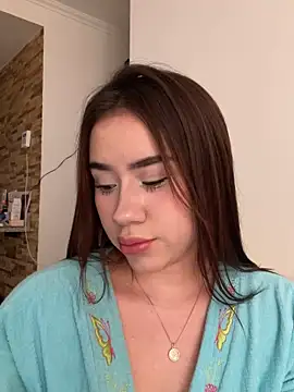 Im Valen Cute online show from October 1, 8:15 pm