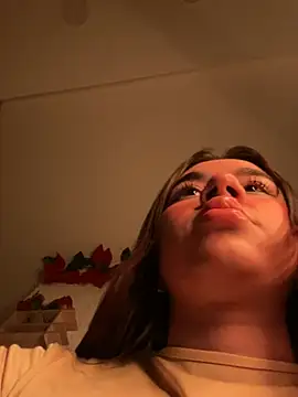 Snapshot of Im_Valen_Cute chatting on May 31, 3:58 am Im Valen Cute online show from May 31, 3:58 am