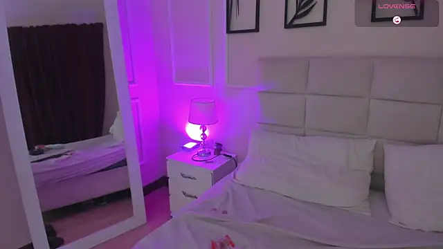 Snapshot of Amber__Sanchez chatting on February 1, 11:27 pm Amber  Sanchez online show from February 1, 11:27 pm