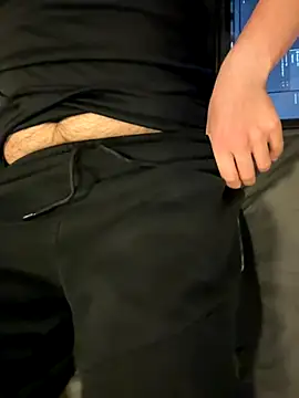 Snapshot of Dan8736 chatting on November 6, 9:37 pm Dan8736 online show from November 6, 9:37 pm