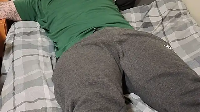 Snapshot of Dan8736 chatting on March 12, 8:37 pm Dan8736 online show from March 12, 8:37 pm