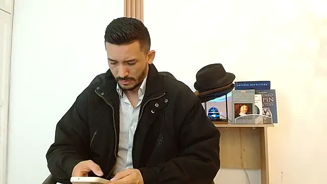 Reiko 85  online show from November 30, 2:43 pm