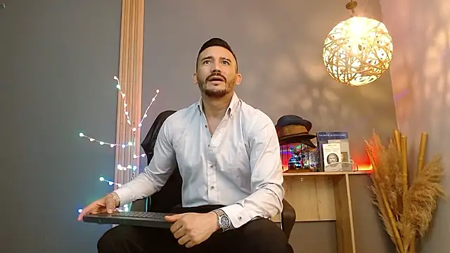 Reiko 85  online show from March 13, 2:45 pm