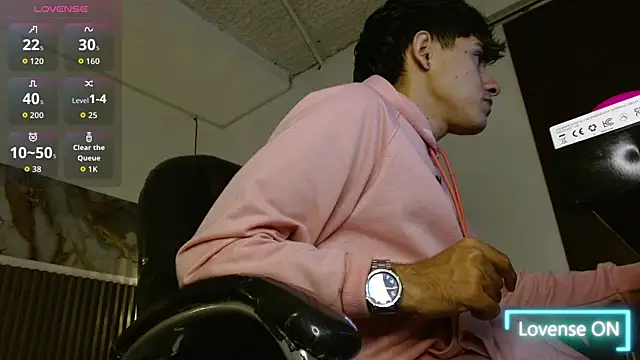 Snapshot of Dyla_n18 chatting on December 5, 5:09 pm Dyla n18 online show from December 5, 5:09 pm