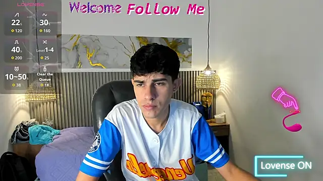 Snapshot of Dyla_n18 chatting on June 24, 7:57 pm Dyla n18 online show from June 24, 7:57 pm