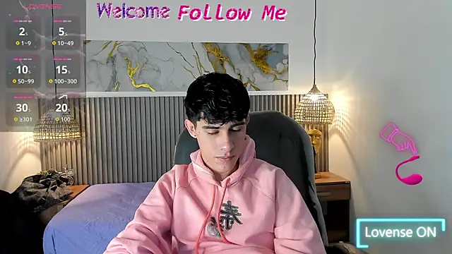 Snapshot of Dyla_n18 chatting on July 2, 8:59 pm Dyla n18 online show from July 2, 8:59 pm