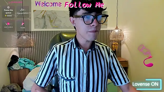 Snapshot of Dyla_n18 chatting on July 30, 9:25 pm Dyla n18 online show from July 30, 9:25 pm