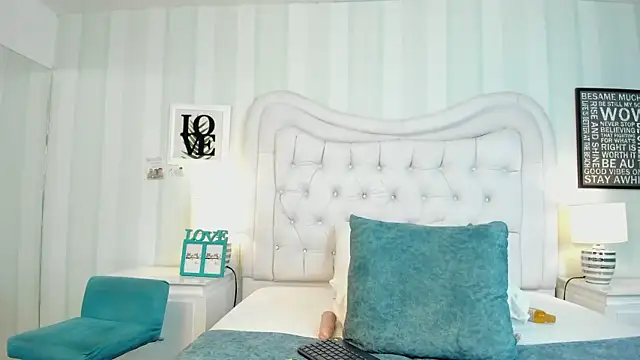 Snapshot of MonserratPeters chatting on January 21, 11:02 pm MonserratPeters online show from January 21, 11:02 pm