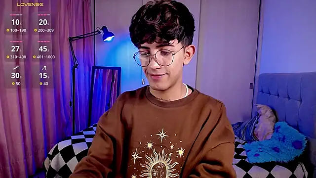 Snapshot of teobowny_ chatting on January 22, 11:43 pm teobowny online show from January 22, 11:43 pm