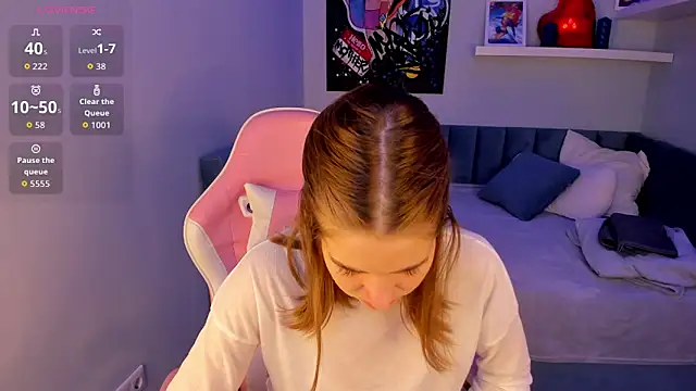 Jennifer Wadee online show from March 12, 11:22 pm