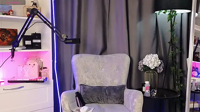 Snapshot of Anal_Girl_ chatting on May 21, 6:15 pm Anal Girl online show from May 21, 6:15 pm