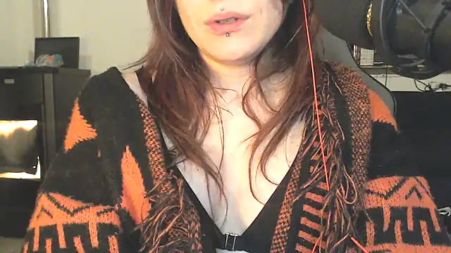 Snapshot of complicata_mente chatting on March 6, 10:36 pm complicata mente online show from March 6, 10:36 pm