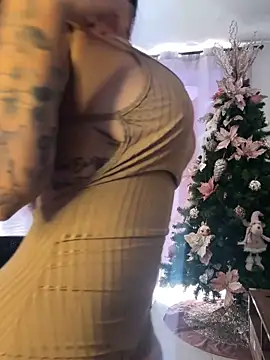 Snapshot of AndyFire69 chatting on December 17, 3:28 pm AndyFire69 online show from December 17, 3:28 pm