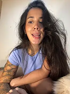 Snapshot of AndyFire69 chatting on February 4, 1:27 pm AndyFire69 online show from February 4, 1:27 pm