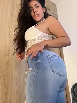 Snapshot of AndyFire69 chatting on February 10, 6:24 pm AndyFire69 online show from February 10, 6:24 pm