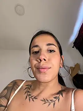 Snapshot of AndyFire69 chatting on February 14, 2:33 pm AndyFire69 online show from February 14, 2:33 pm