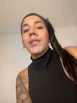 Snapshot of AndyFire69 chatting on February 22, 10:52 pm AndyFire69 online show from February 22, 10:52 pm