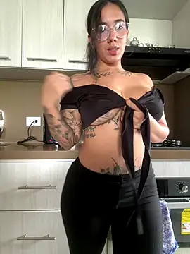 Snapshot of AndyFire69 chatting on October 6, 5:54 pm AndyFire69 online show from October 6, 5:54 pm