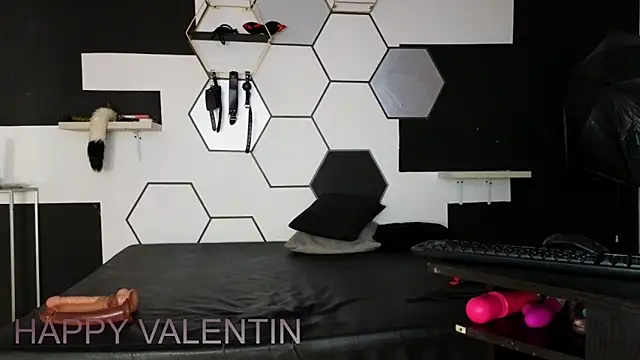 haileycat online show from February 15, 6:33 am