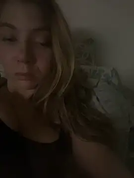 Snapshot of Mandispandis1 chatting on December 19, 9:17 pm Mandispandis1 online show from December 19, 9:17 pm