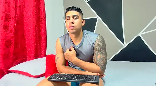 Snapshot of astrom_greyy chatting on January 14, 9:51 pm astrom greyy online show from January 14, 9:51 pm